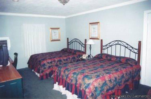 Longhouse Lodge Motel Watkins Glen Room photo
